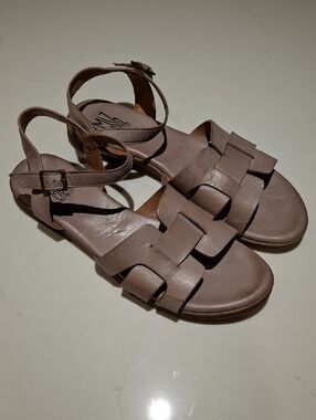 Miz Mooz Taupe Leather "Luxor" Cross-over Detail Sandals (Size EU 42/US 11)